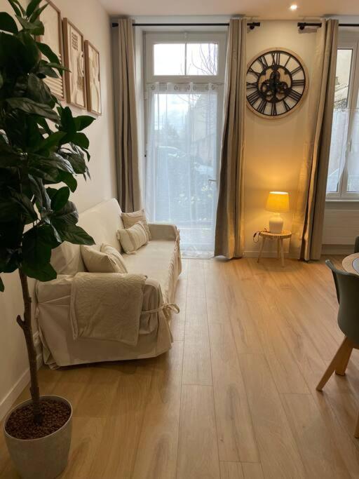 Joli Appartement Avec Parking - Proche Centre Ville Σαρτρ Εξωτερικό φωτογραφία