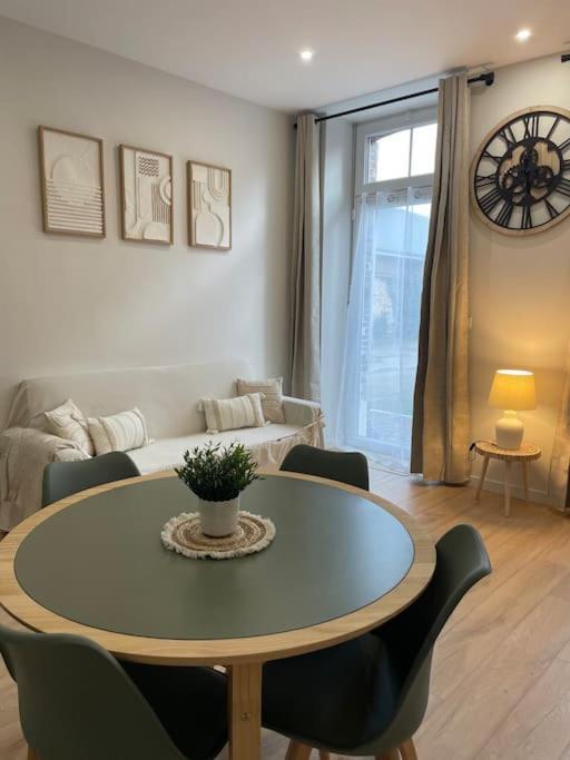Joli Appartement Avec Parking - Proche Centre Ville Σαρτρ Εξωτερικό φωτογραφία